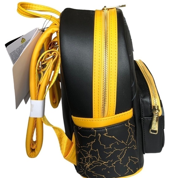 Loungefly DC Comics Black Adam Light Up Lightening Bolt Mini Backpack NWT - Picture 3 of 12